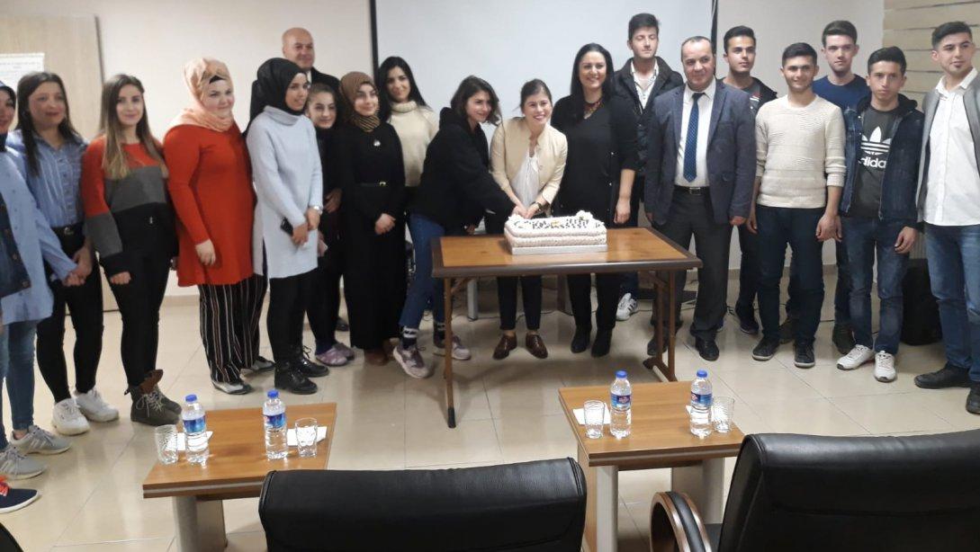 İlçemizde Yüksek Öğrenim gören ve Hünkar YURT  Müdürlüğünde kalan öğrencilere Türk İşaret Dili Kursu Tamamlama belgeleri verildi